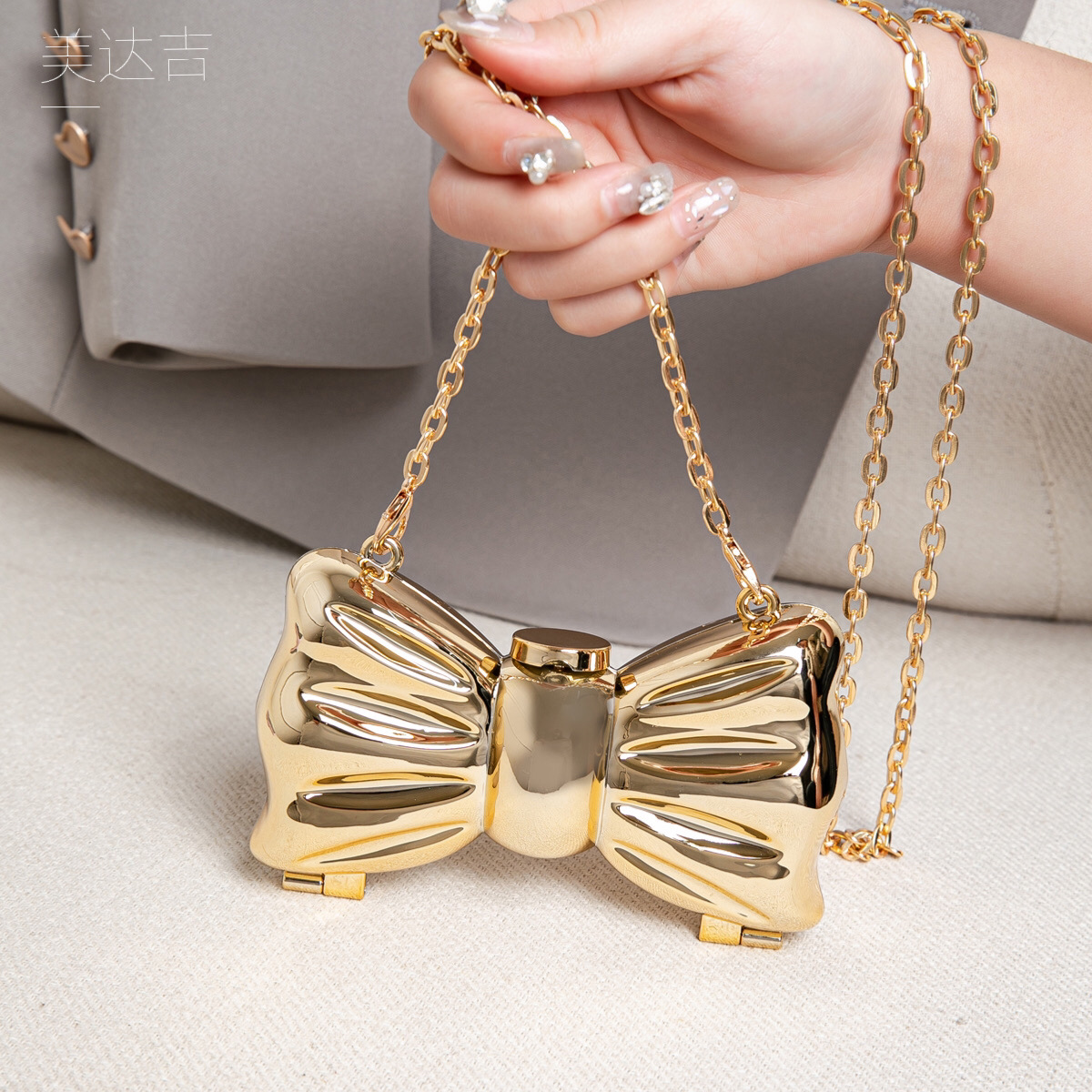 Glänzende goldene Metall-Schle – Mini Purse Chain Bewertung und Preis