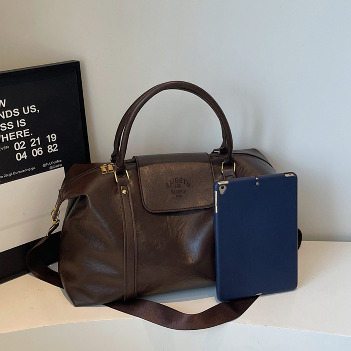 Retro-Umhängetasche aus Lackle – Women Bags For Airport Bewertung und Preis
